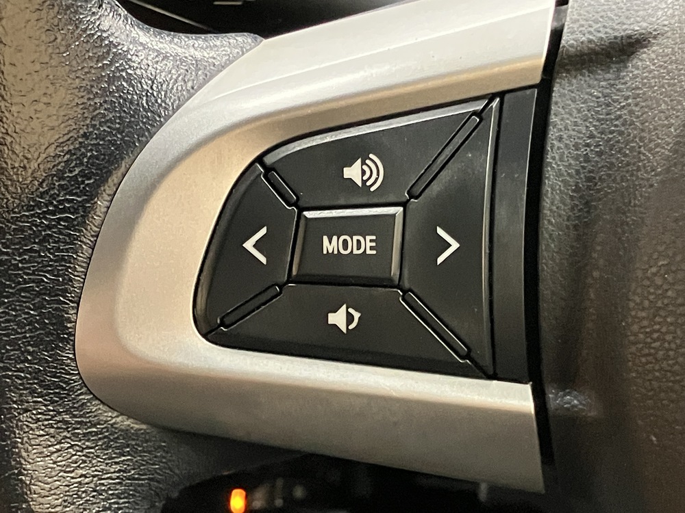 ステアリングスイッチ