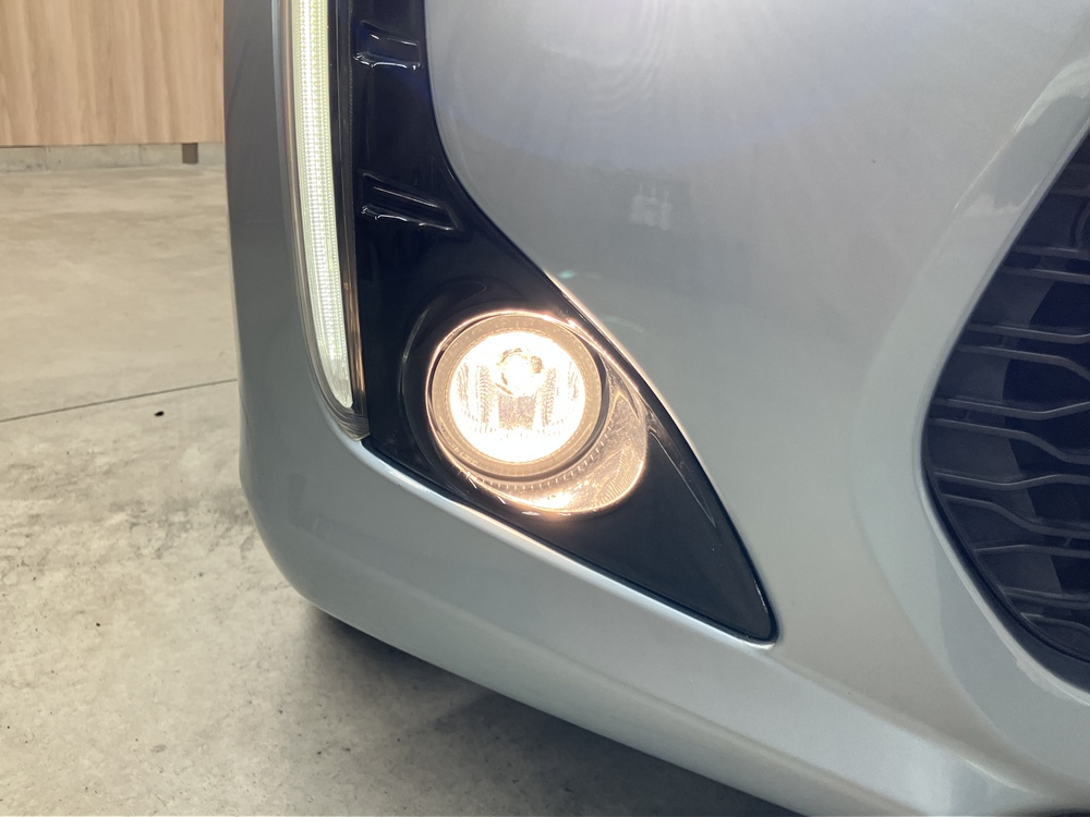 フロントフォグランプ