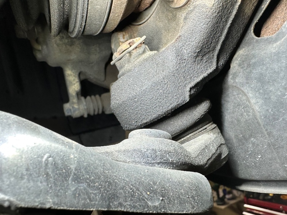 ロアアームブーツ before