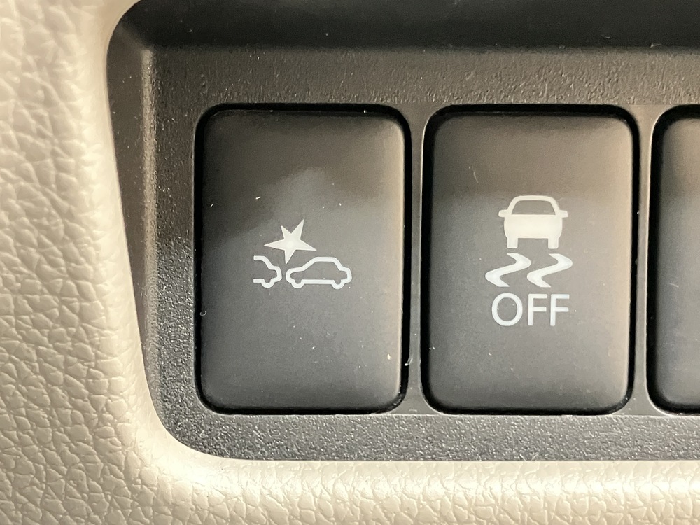 エマージェンシーブレーキ/踏み間違い防止アシスト